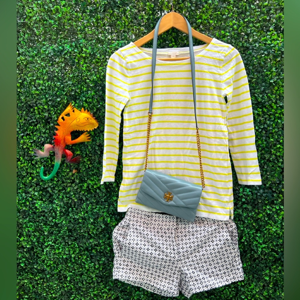 Set sail for style with this nautical chic striped top!